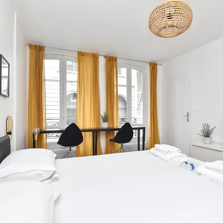 Appartement Superbe 6p Rue De Maubeuge *